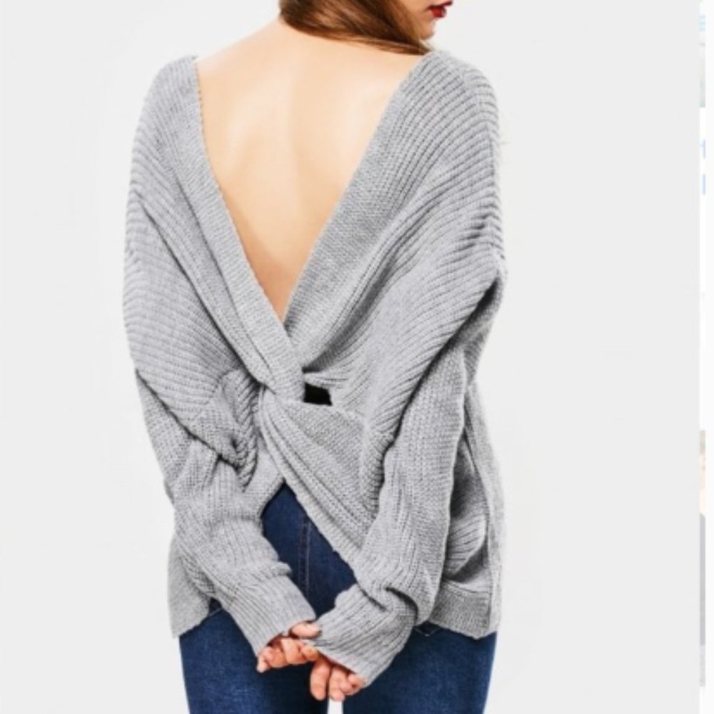 Stitch Fix | ABSOLUTELY Clara Twist Back Pullover | Size Small | EUC